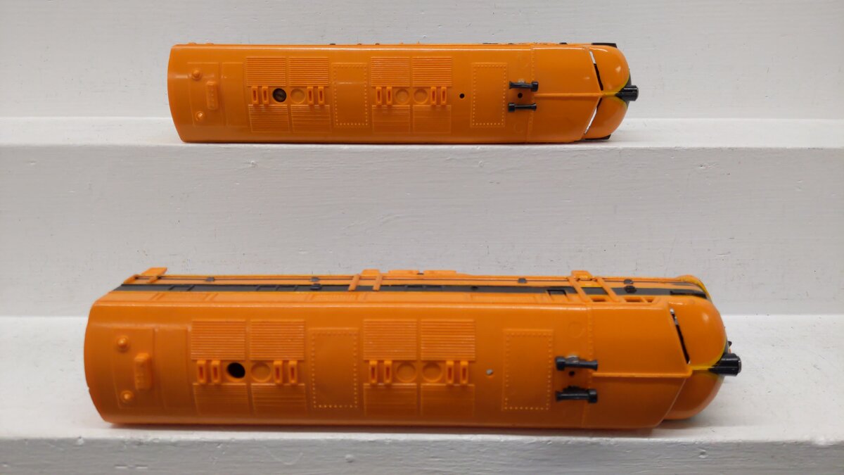 O Gauge CUSTOM Powered AA Diesel Locomotive Set