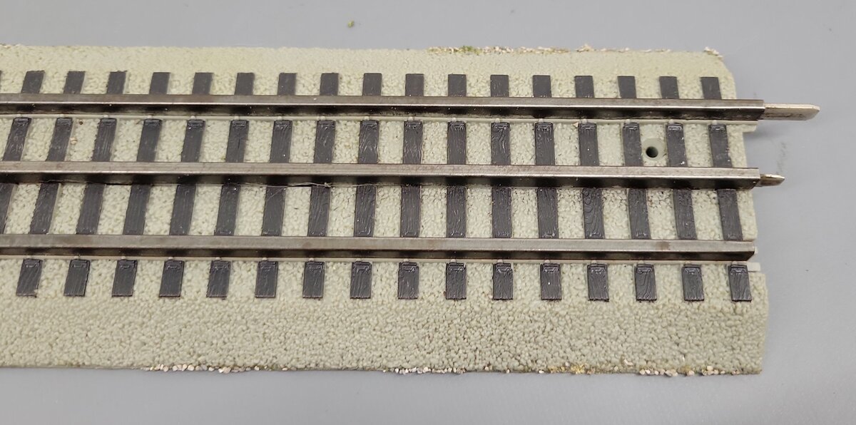 Lionel 6-12014 O FasTrack 10 Inch Straight Track (16) VG