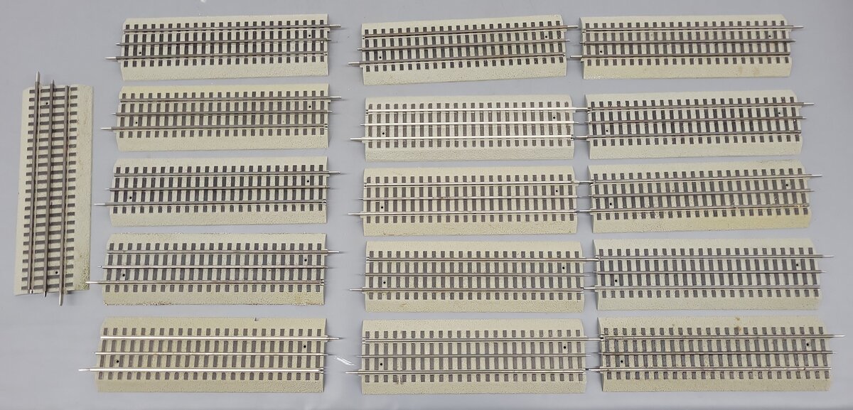 Lionel 6-12014 O FasTrack 10 Inch Straight Track (16) VG