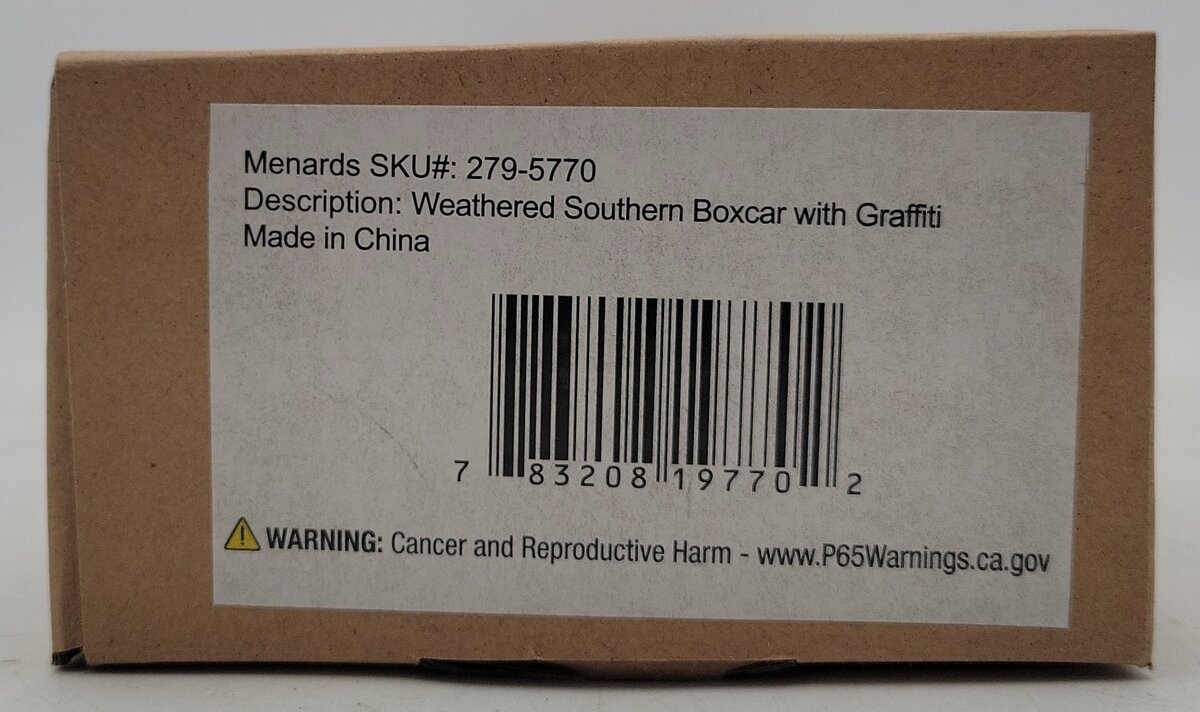 Menards 279-5770 O Weathered Southern Boxcar with Graffiti #4328 NIB