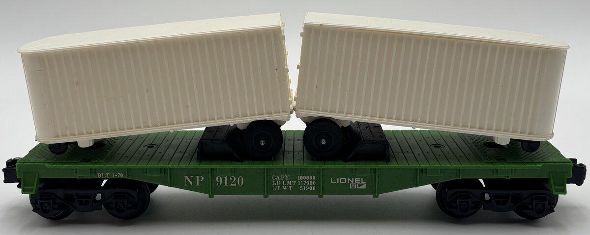 Lionel 6-9120 O Gauge Northern Pacific Flatcar w/ 2 Vans VG