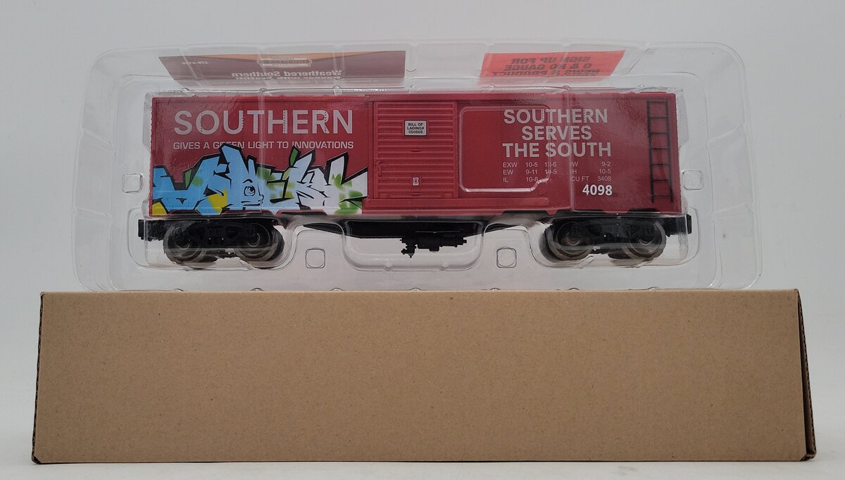 Menards 279-5770 O Gauge Weathered Southern Boxcar with Graffiti #4098 NIB