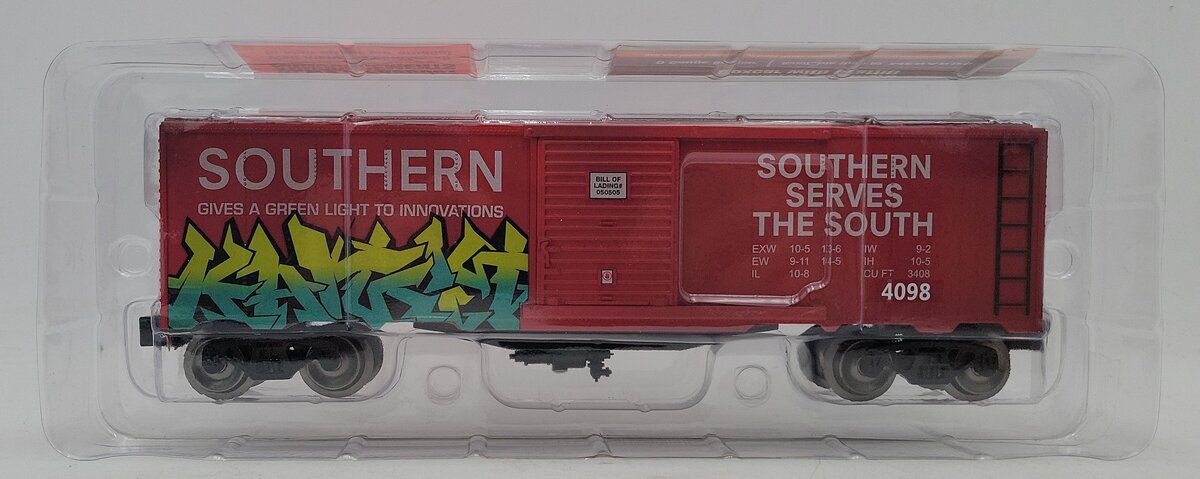 Menards 279-5770 O Gauge Weathered Southern Boxcar with Graffiti #4098 NIB