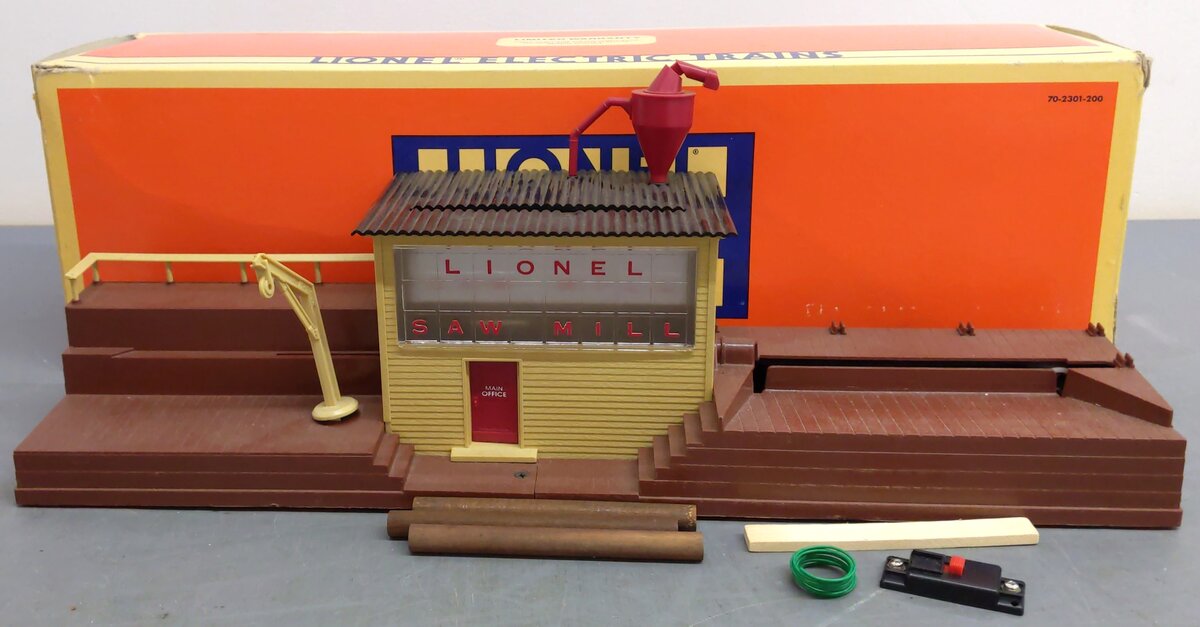 Lionel 6-12873 O Operating Sawmill with Brown Base VG/Box