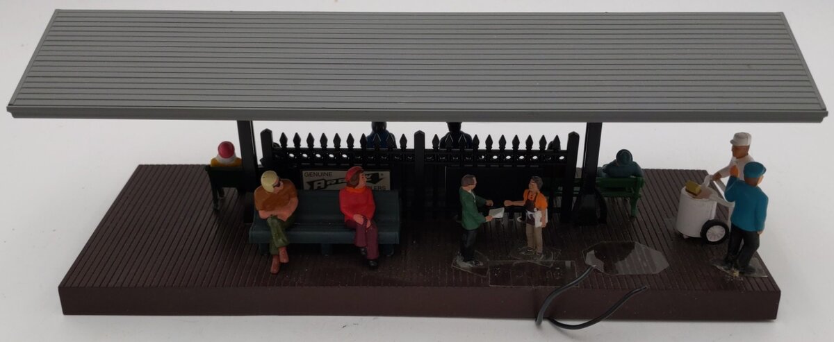MTH 30-9006 O Gauge Passenger Station Platform (Gray Roof/Brown Base) VG