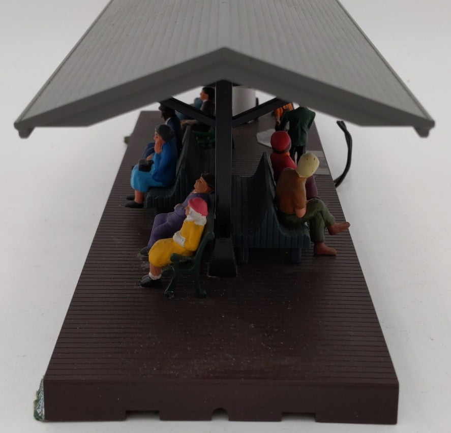 MTH 30-9006 O Gauge Passenger Station Platform (Gray Roof/Brown Base) VG