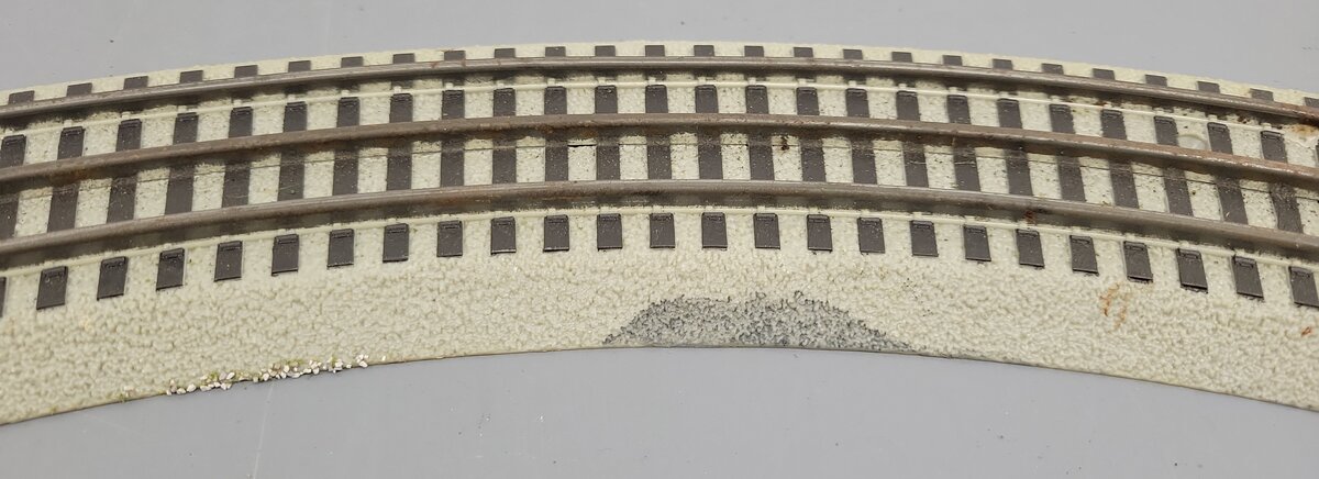 Lionel 6-12015 FasTrack O36 45-Degree Curved Track (18)