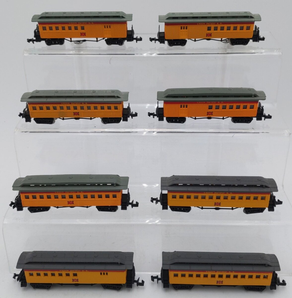 Bachmann N Scale Assorted Union Pacific Passenger Cars [8] EX