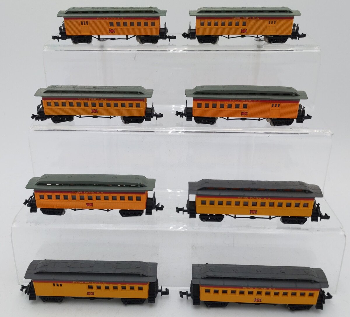 Bachmann N Scale Assorted Union Pacific Passenger Cars [8] EX