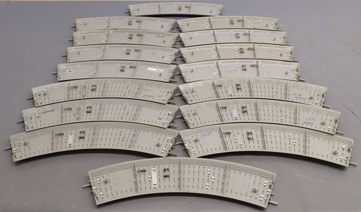 Lionel O Gauge Assorted Curved Fastrack Sections [16] VG