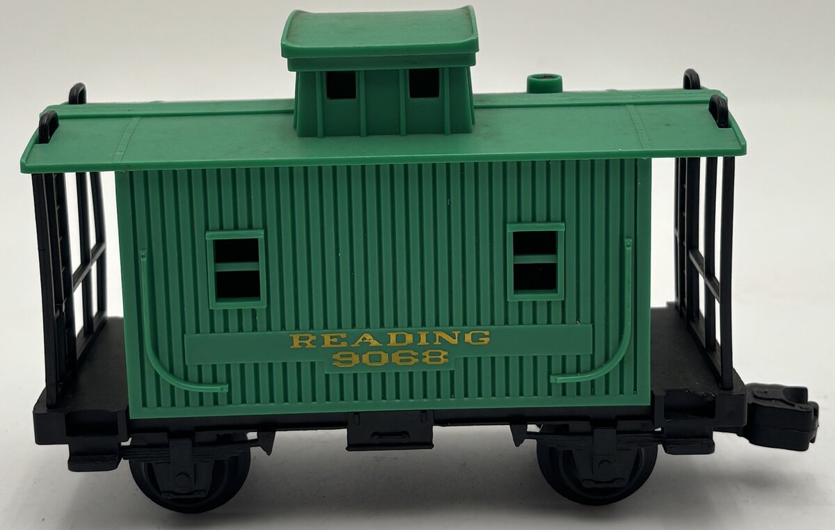 Lionel 6-9068 O Gauge Reading Bobber Caboose EX