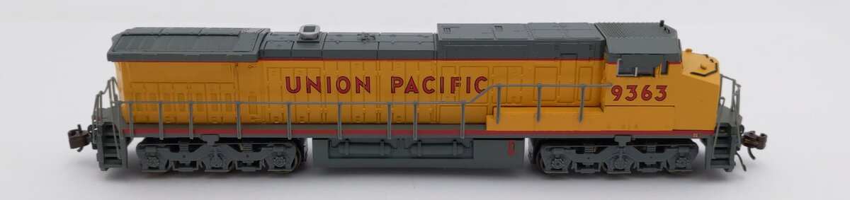 Bachmann 67351 N UP GE Dash 8-40CW Diesel Locomotive with Sound and DCC #9363 EX/Box