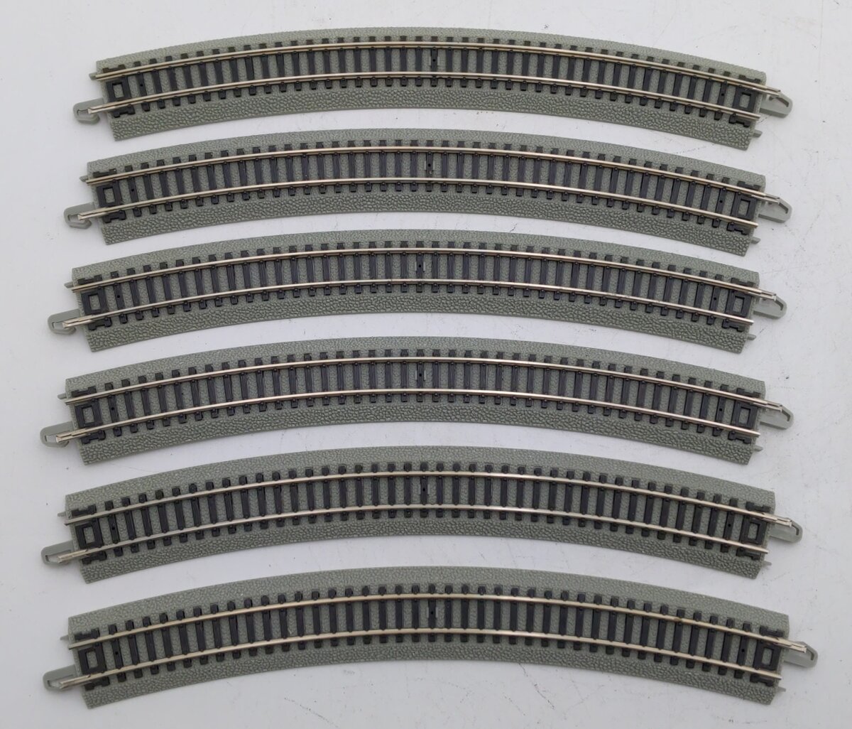 Bachmann 44854 N Nickel Silver 15.50" Radius Curved E-Z Track (12) EX