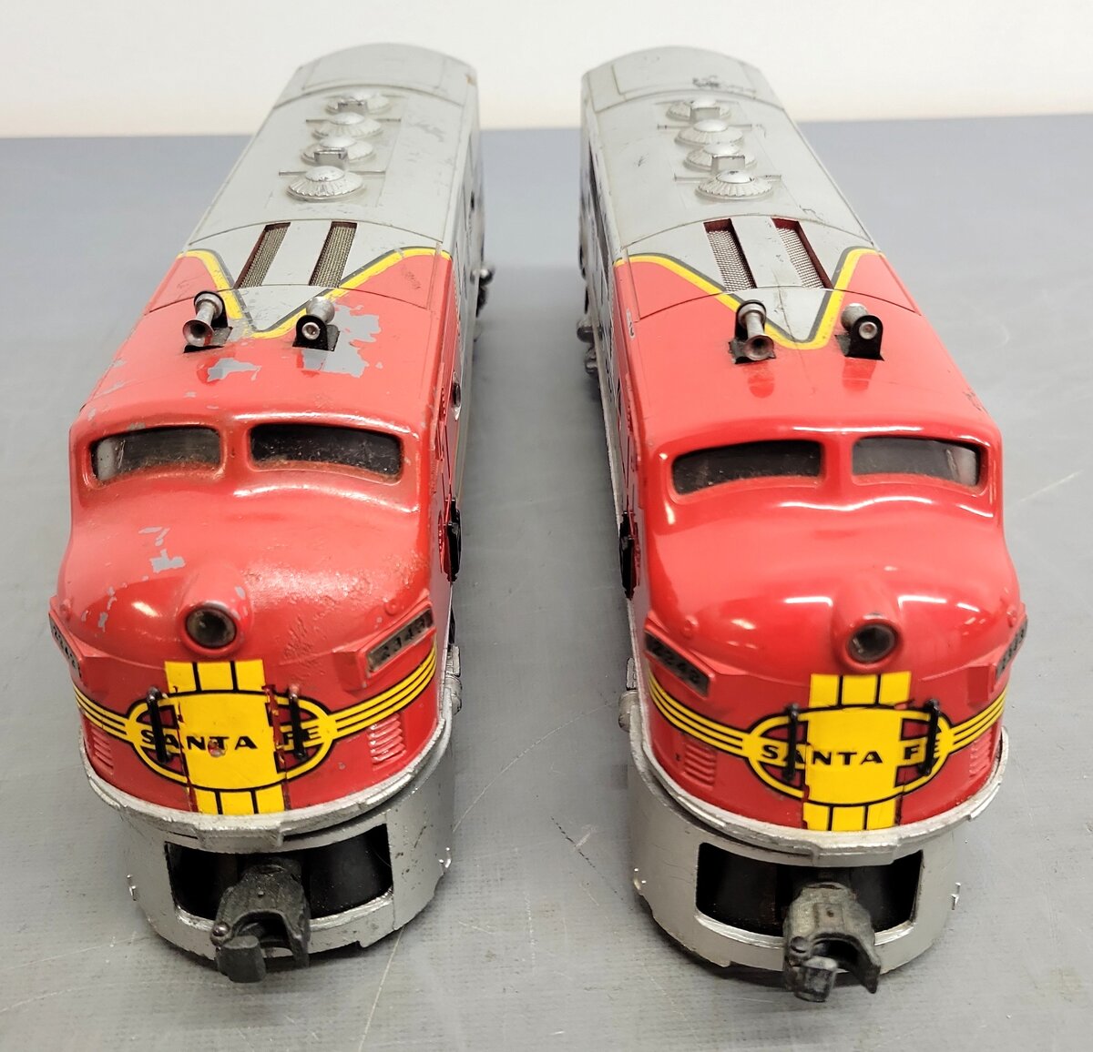 Lionel 2343 Vintage O Gauge Santa Fe F3 AA Diesel Locomotive Set VG