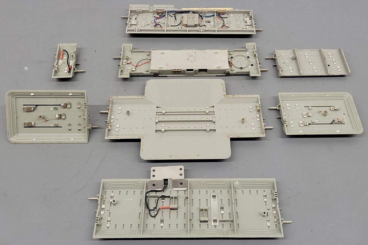 Lionel O Gauge Assorted Functional Fastrack Sections [8]
