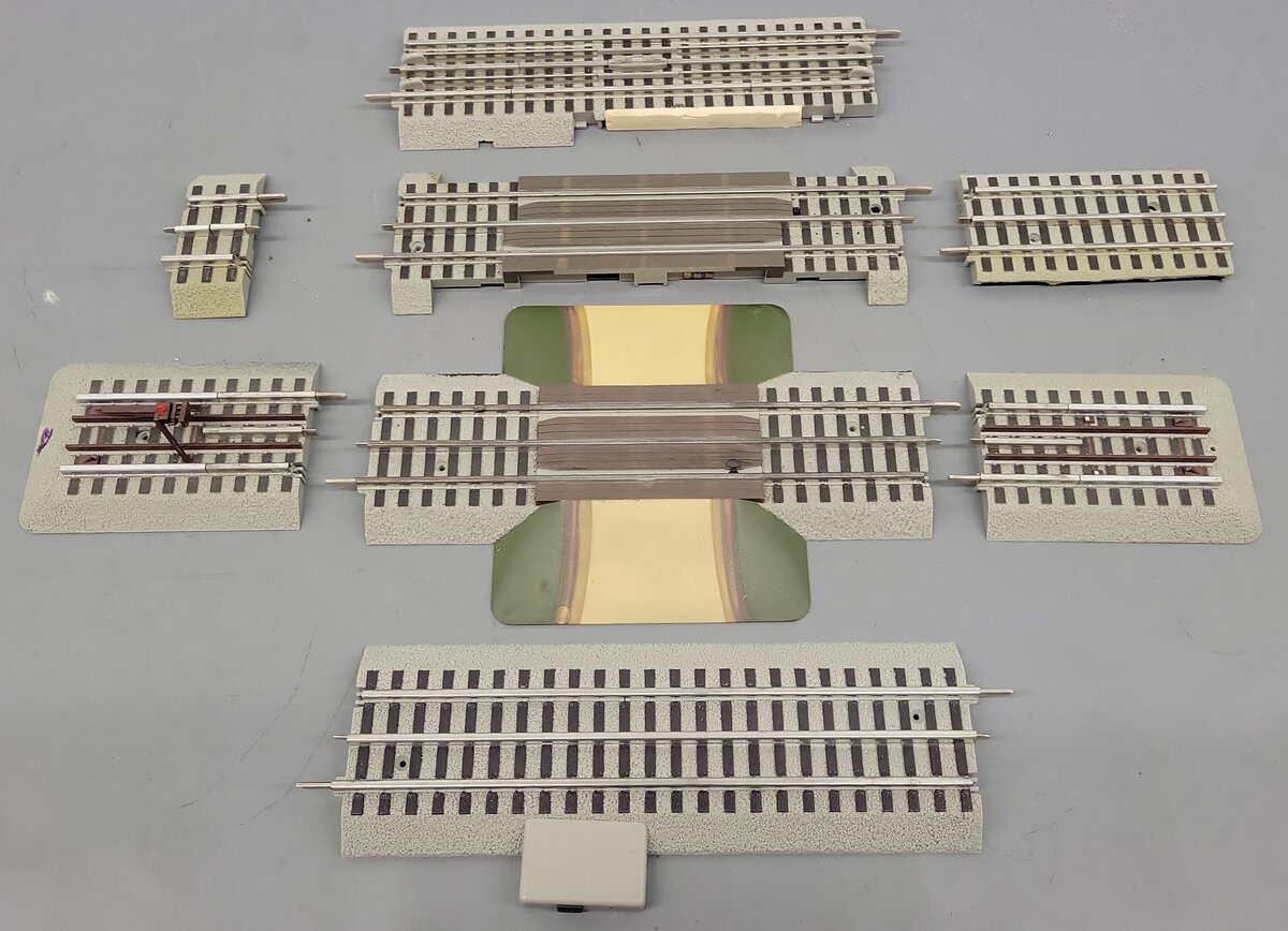 Lionel O Gauge Assorted Functional Fastrack Sections [8]