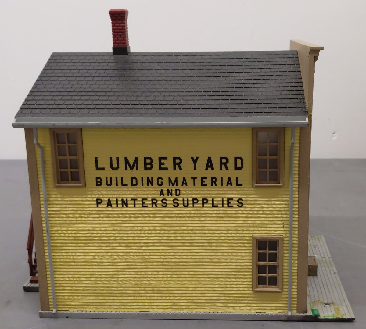 MTH 30-90346 O 2-Story Store Livery Building Lumber Yard VG/Box