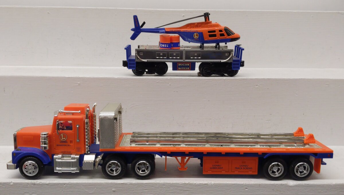 Lionel TMT-18418 O Flatbed Toy Truck & Operating Helicopter Car/Box