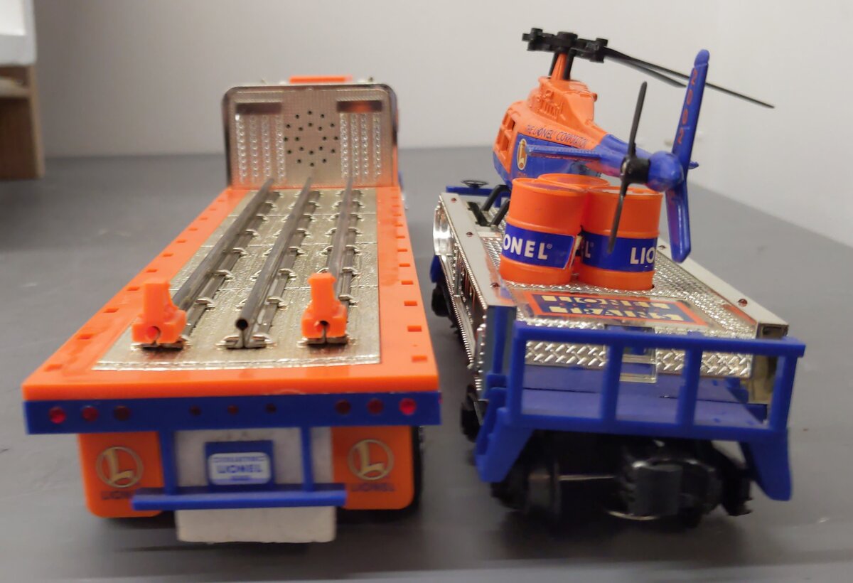 Lionel TMT-18418 O Flatbed Toy Truck & Operating Helicopter Car/Box