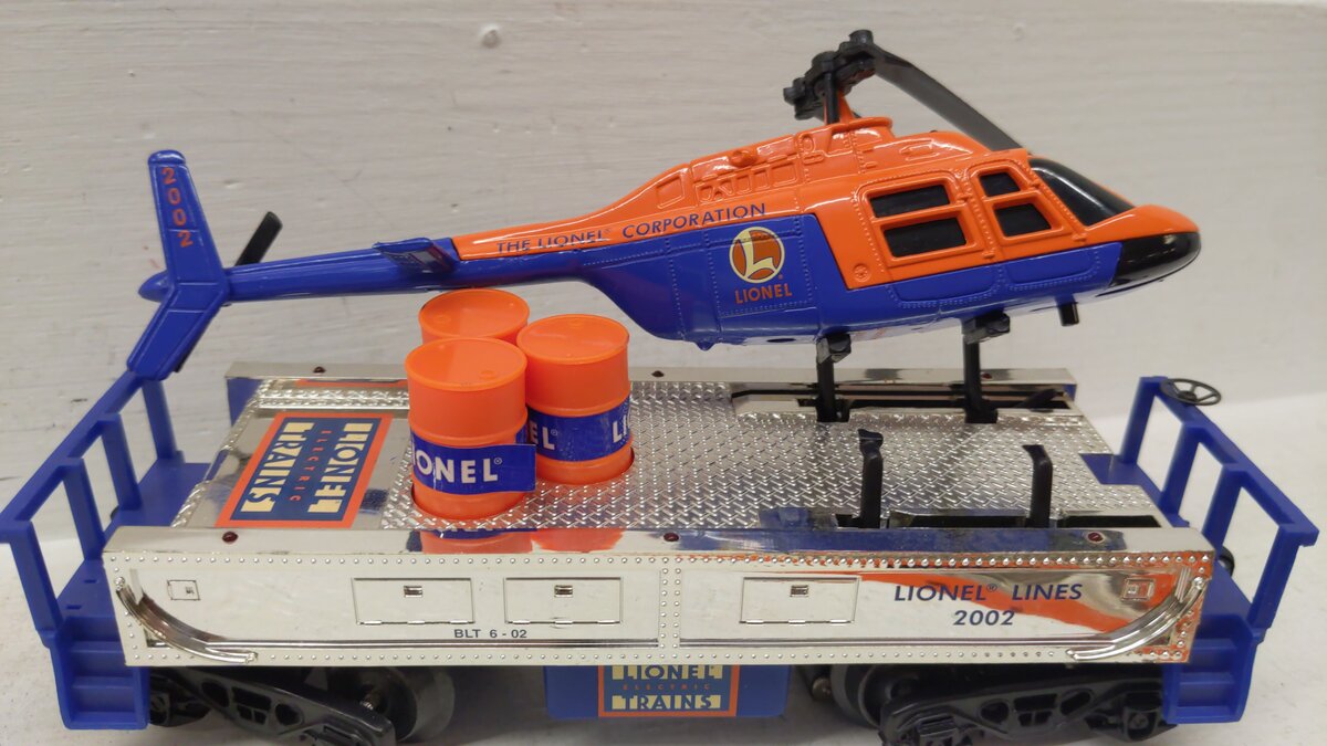 Lionel TMT-18418 O Flatbed Toy Truck & Operating Helicopter Car/Box