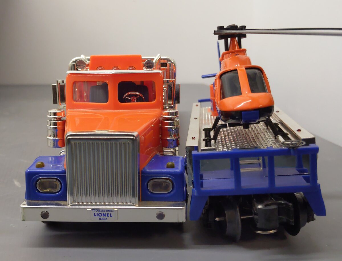 Lionel TMT-18418 O Flatbed Toy Truck & Operating Helicopter Car/Box