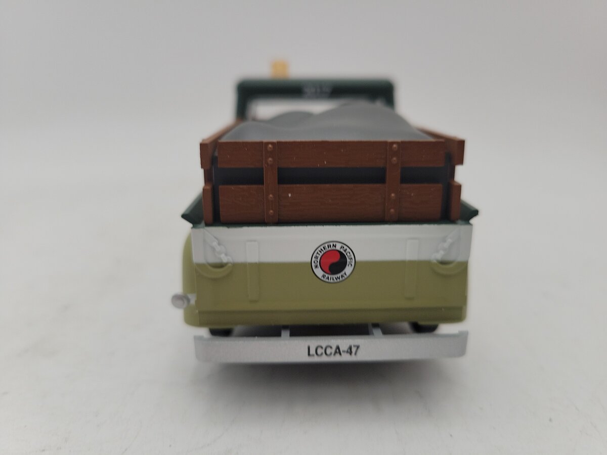 Lionel 6-58269 O Scale LLCA 2017 Registration Gift 1955 Motorized Pick-Up LN/Box