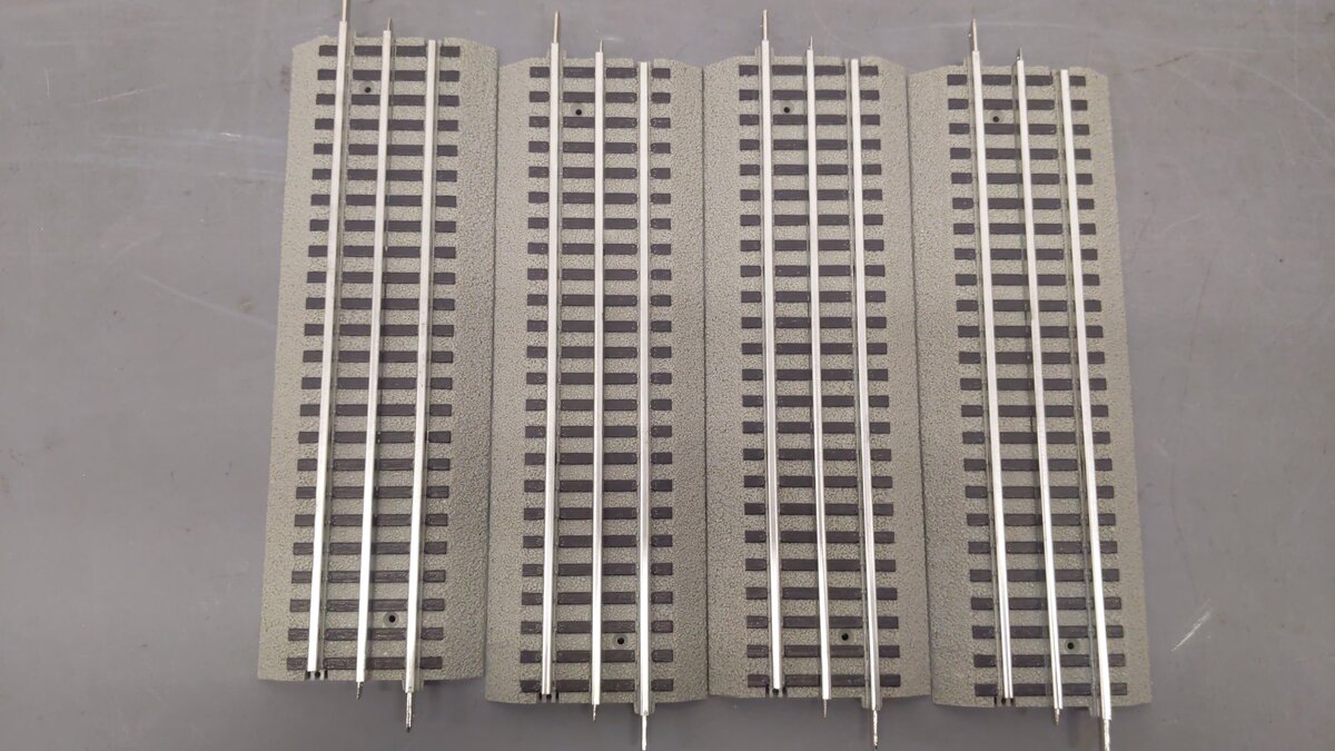 Lionel 6-12032 O Scale Straight FasTrack (Pack of 4) EX/Box