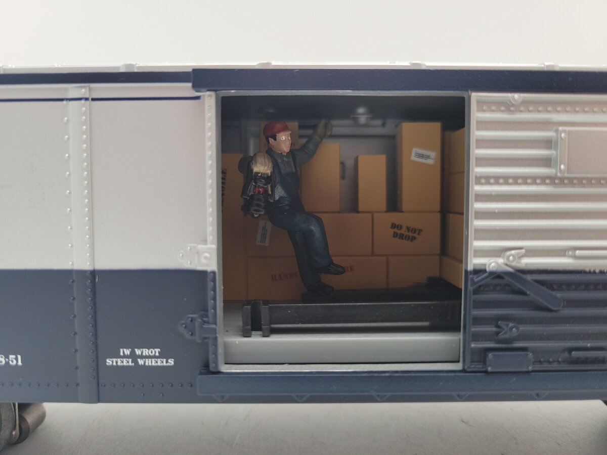 MTH 30-79379 O B&O Operating Boxcar w/Signal Man EX/Box