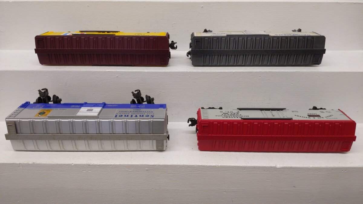 Lionel O Gauge Assorted Freight Cars: 6-9801, 6-5701, 6-9888, 6-9881 [4] VG