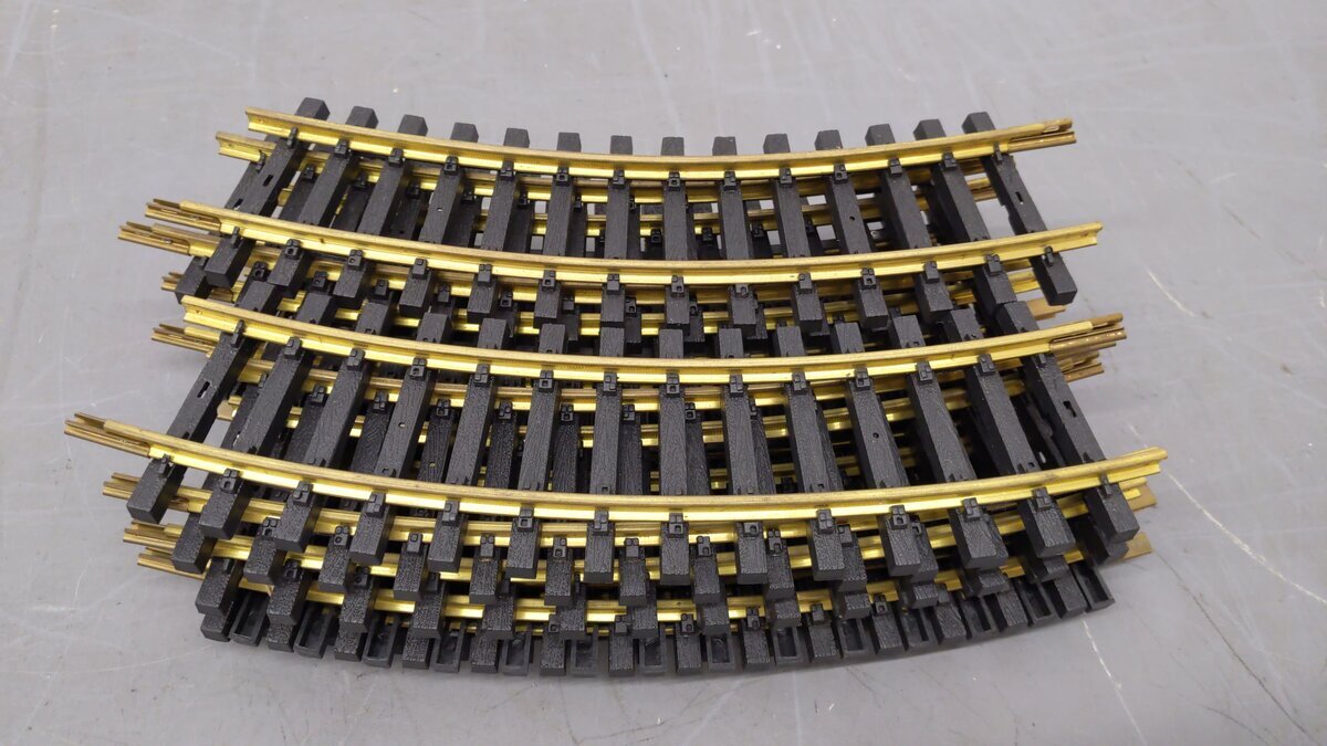 Aristo-Craft 11100 Euro Brass 4 Ft. Diameter Curved Track (14) EX