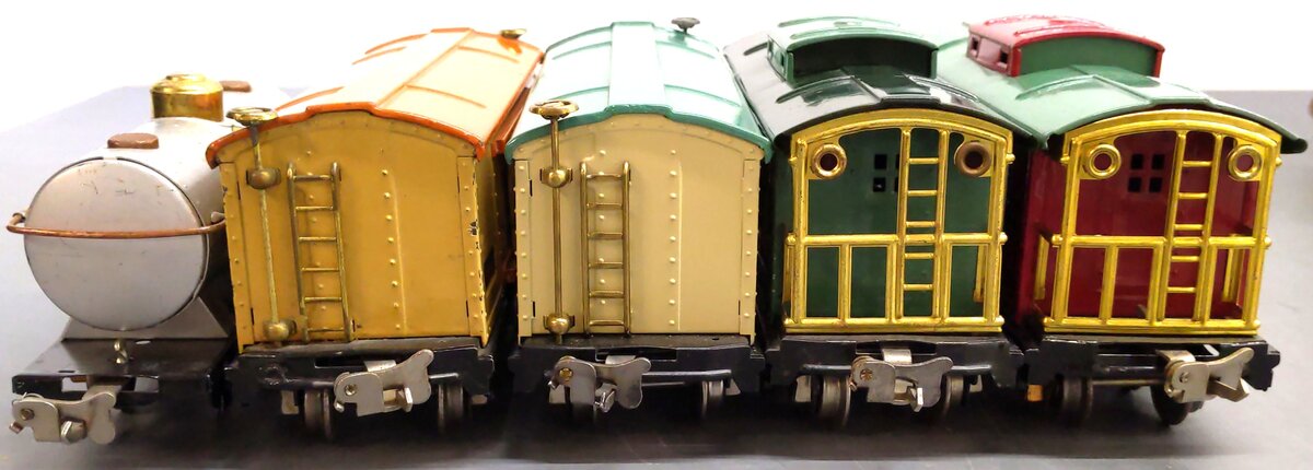 Lionel Vintage O Repainted Tinplate Freight Cars: 804, 814, 814R, 817 [5]