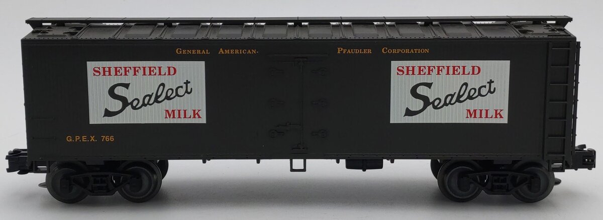 Crown R-8001 O Gauge Sheffield Farms Milk Reefer #766 VG/Box