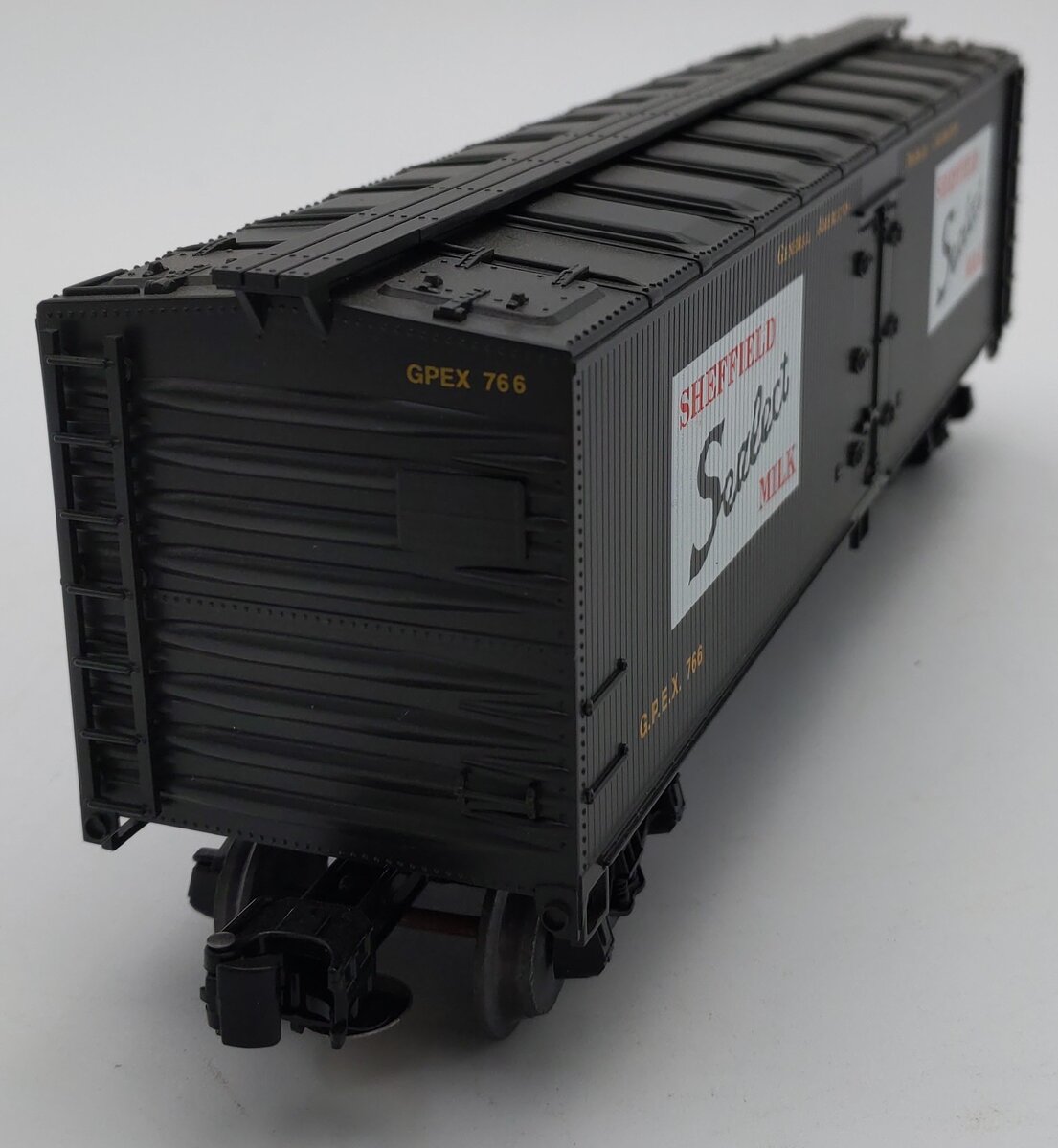 Crown R-8001 O Gauge Sheffield Farms Milk Reefer #766 VG/Box