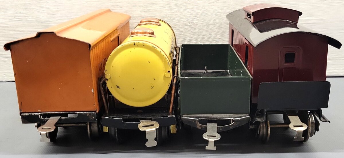 Lionel & American Flyer Vtg. O Assorted Freight Cars: 820, 822, 5802, 901 [4]