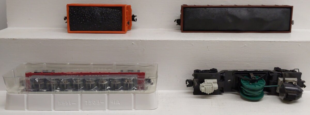 Lionel and K-Line O Assorted Freight Cars: #67264, #16615, #565701, #9821 [4] LN/Box
