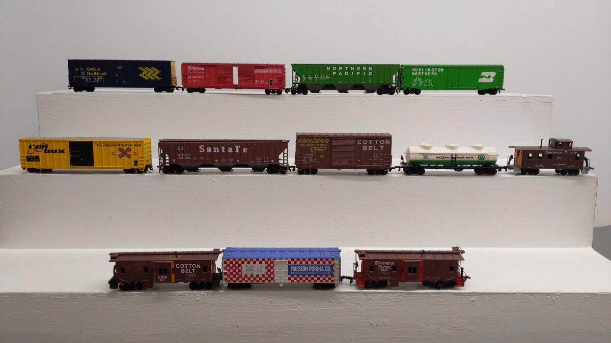 Bachmann & Other HO Scale Assorted Freight Cars: 1689, 4554, 76436, 1070 [11]