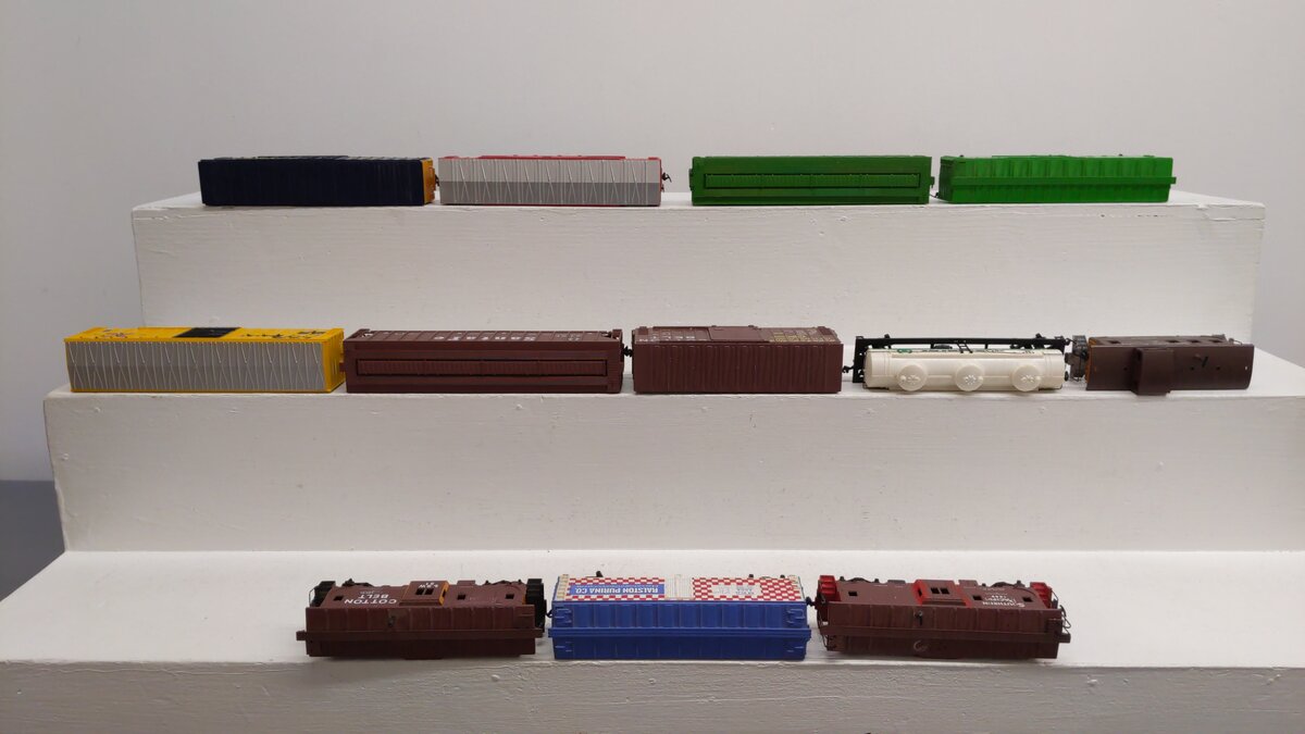 Bachmann & Other HO Scale Assorted Freight Cars: 1689, 4554, 76436, 1070 [11]