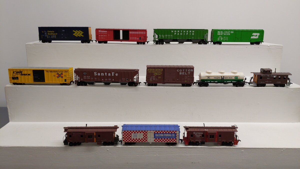 Bachmann & Other HO Scale Assorted Freight Cars: 1689, 4554, 76436, 1070 [11]