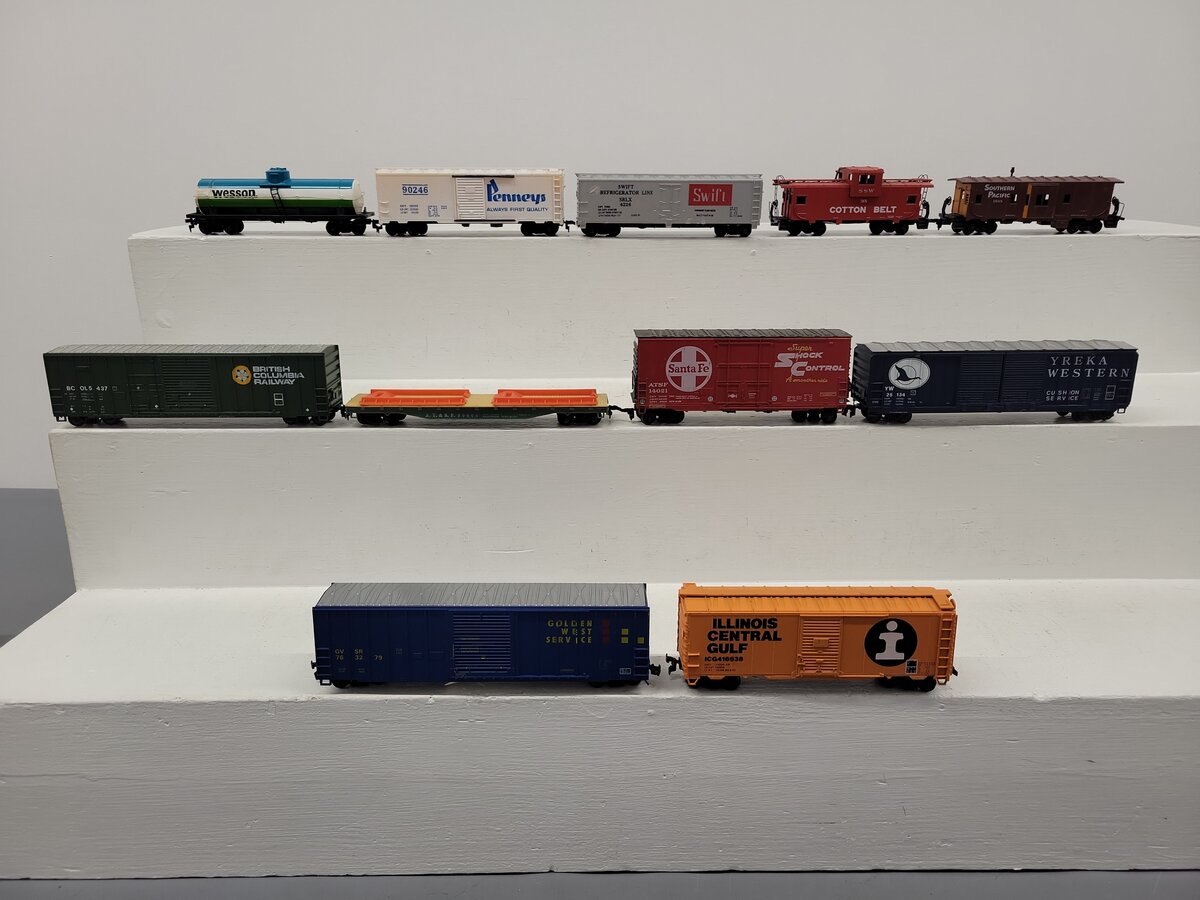 Mantua, Accurail, & Other HO Scale Assorted Freight Cars: 4226, 90806 [11] VG