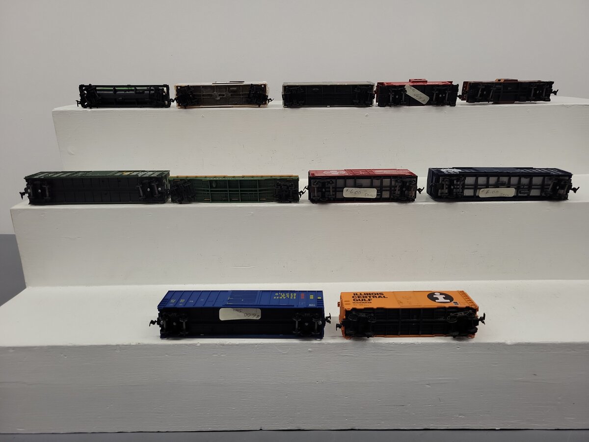 Mantua, Accurail, & Other HO Scale Assorted Freight Cars: 4226, 90806 [11] VG