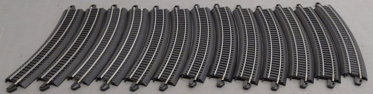 Bachmann 44401 HO 18" Radius Curved E-Z Track Section [13] EX