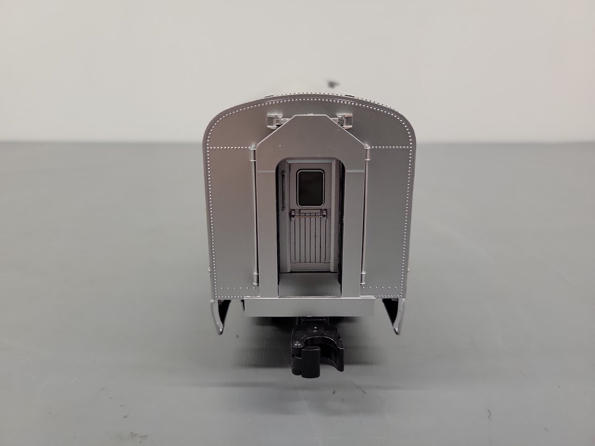 Lionel 2527110 O Gauge Pennsylvania 18" Aluminum SS Diner #4525 EX/Box