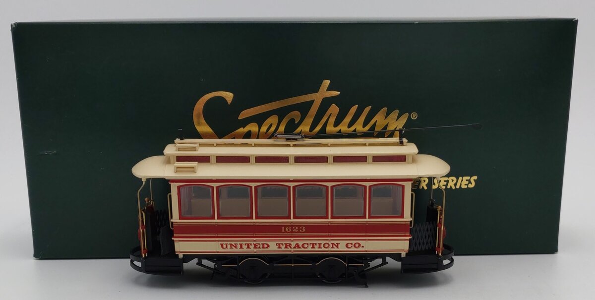 Bachmann 25128 On30 United Traction Co. Powered Closed Streetcar LN/Box