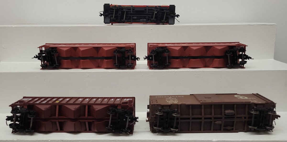 O Scale CUSTOM Assorted Freight Cars: #80047, #80298, #80293 [5] (2-Rail)