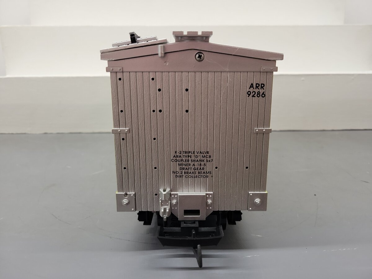 USA Trains R16204E Alaska Reefer Car VG/Box