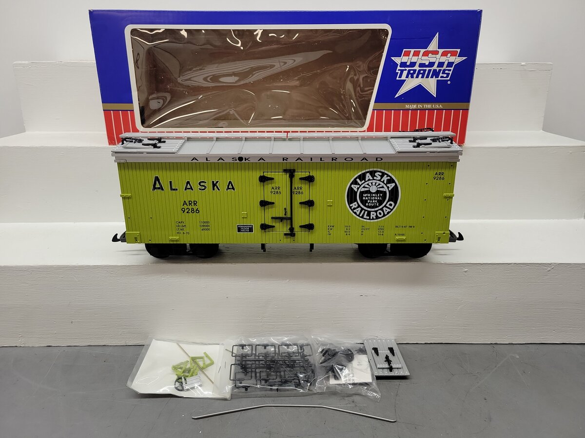 USA Trains R16204E Alaska Reefer Car VG/Box