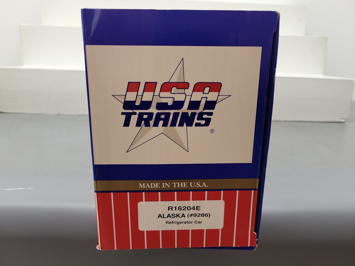 USA Trains R16204E Alaska Reefer Car VG/Box