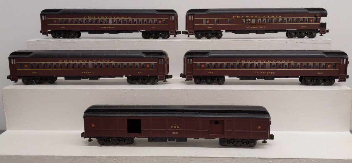 MTH 20-4018 O Gauge Pennsylvania 70' Madison Passenger 5-Car Set EX/Box