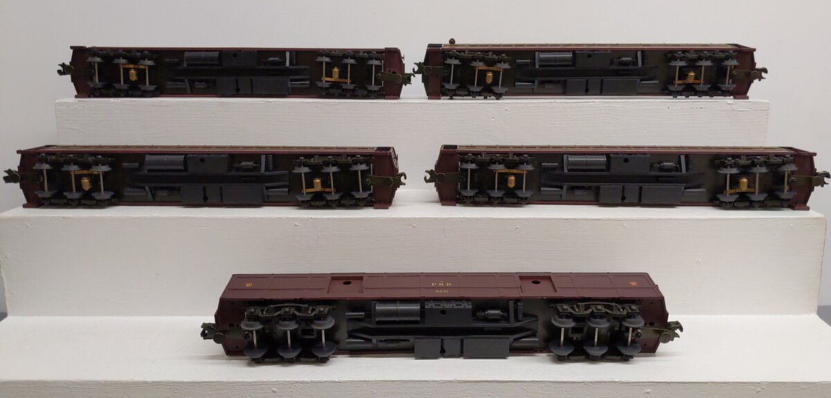MTH 20-4018 O Gauge Pennsylvania 70' Madison Passenger 5-Car Set EX/Box