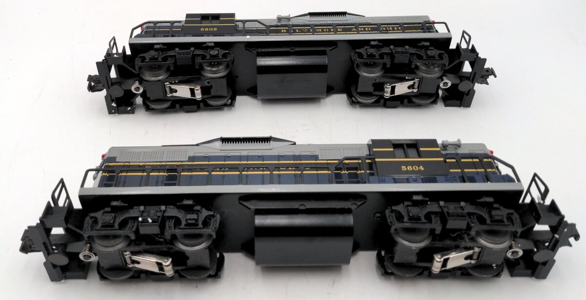Williams GP03H O Baltimore and Ohio GP9 AA Diesel & Dummy Locomotive Set w/Horn EX/Box